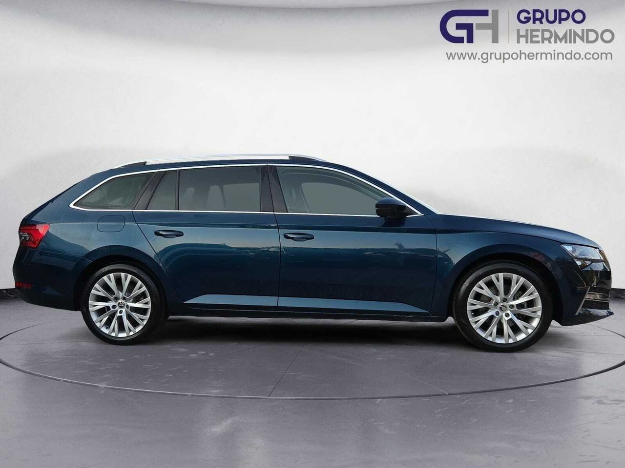 Skoda Superb COMBI STYLE 1.4 TSI IV P-HEV DSG  - Foto 2