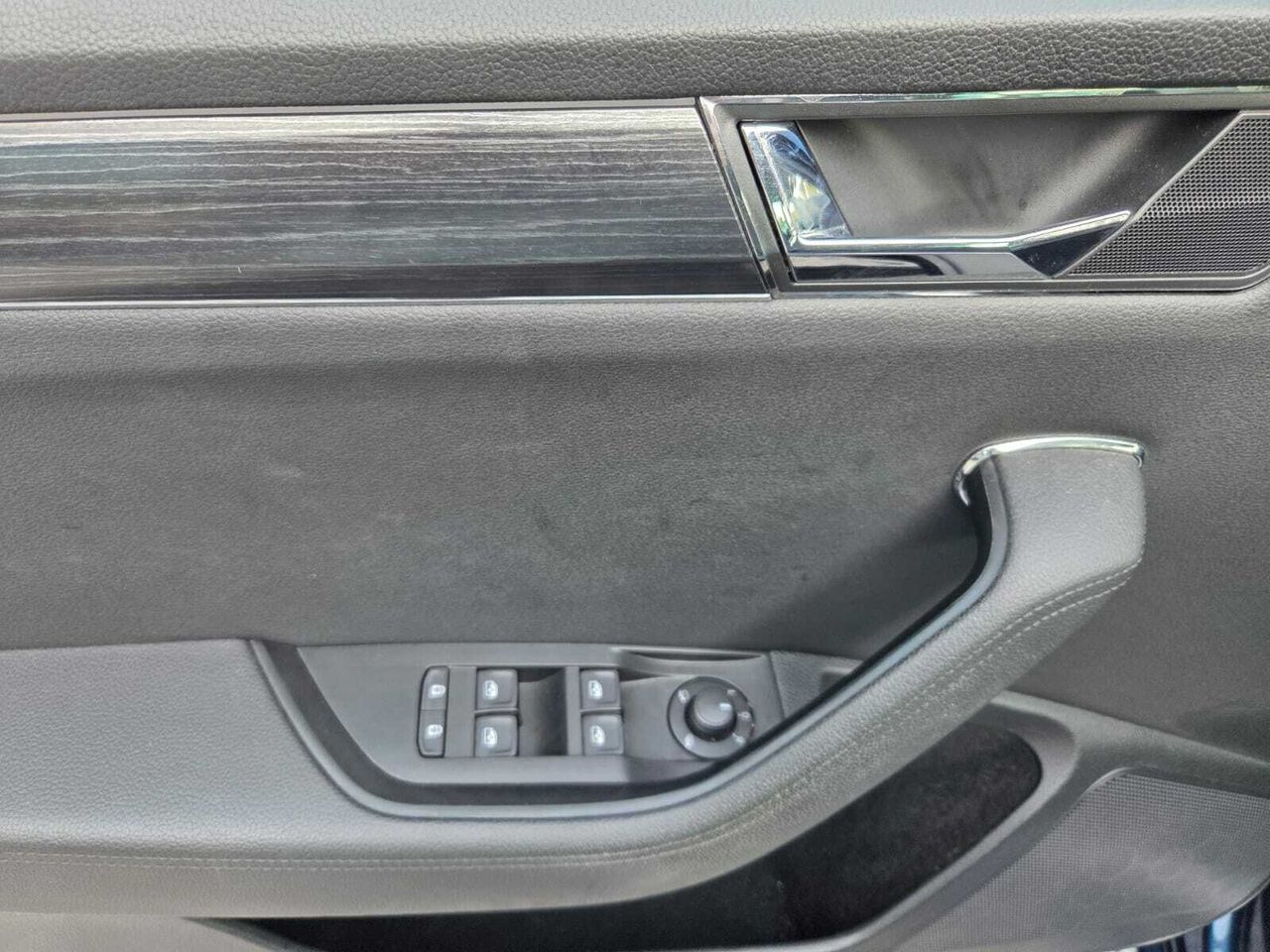 Skoda Superb COMBI STYLE 1.4 TSI IV P-HEV DSG  - Foto 2