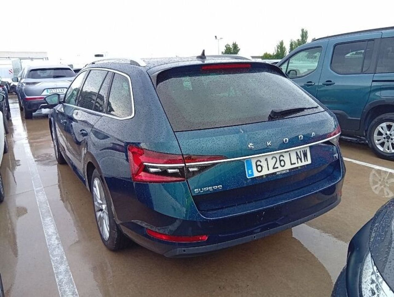 Skoda Superb COMBI STYLE 1.4 TSI IV P-HEV DSG  - Foto 2