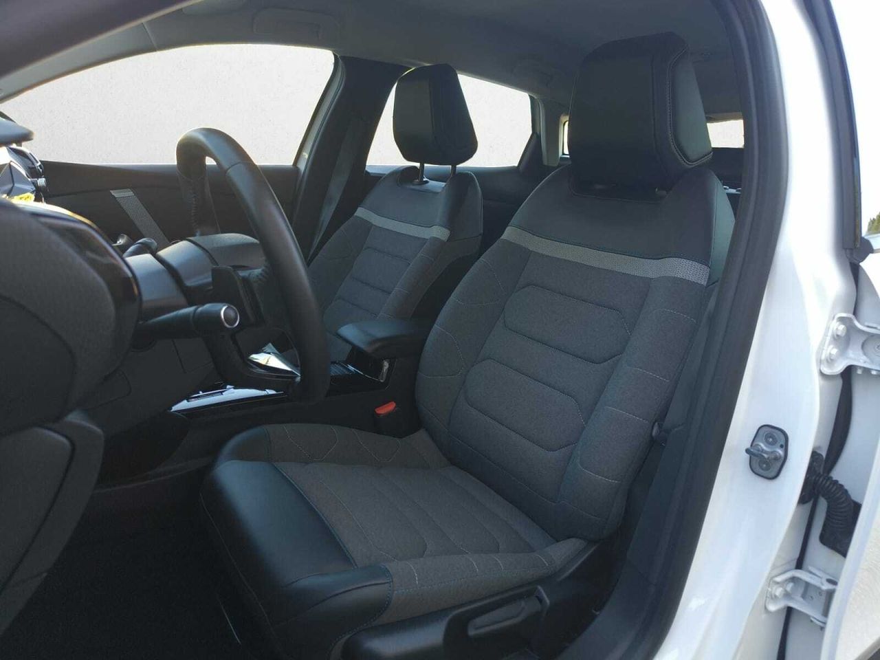 Citroën C4 FEEL PACK BLUE HDI 130 CV EAT8  - Foto 2