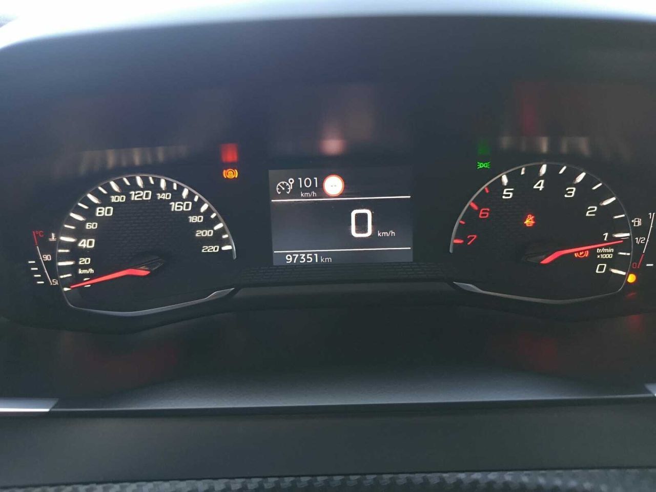 Peugeot 2008 ACTIVE PACK BLUE HDI 110 CV 6 VEL  - Foto 2