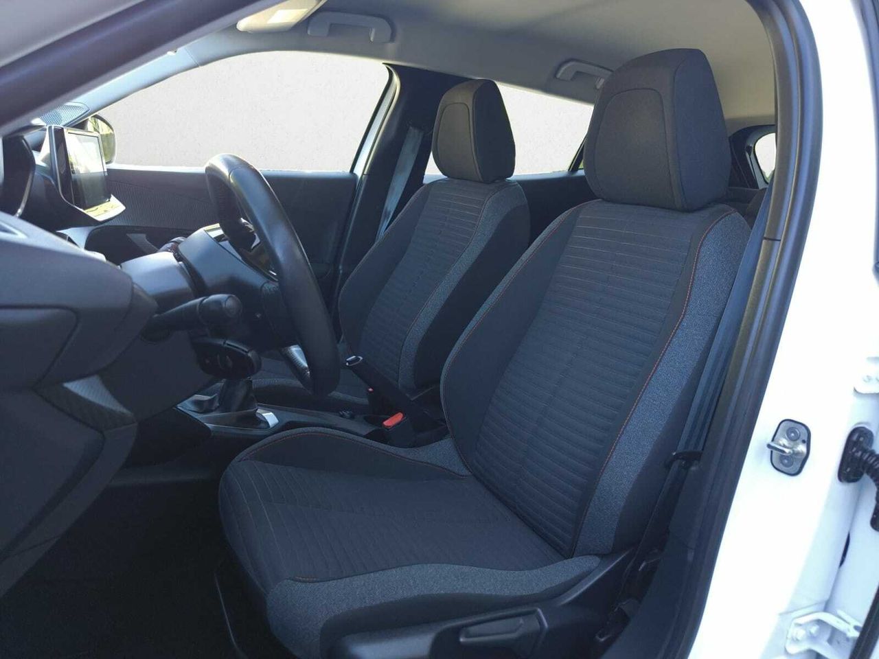 Peugeot 2008 ACTIVE PACK BLUE HDI 110 CV 6 VEL  - Foto 2