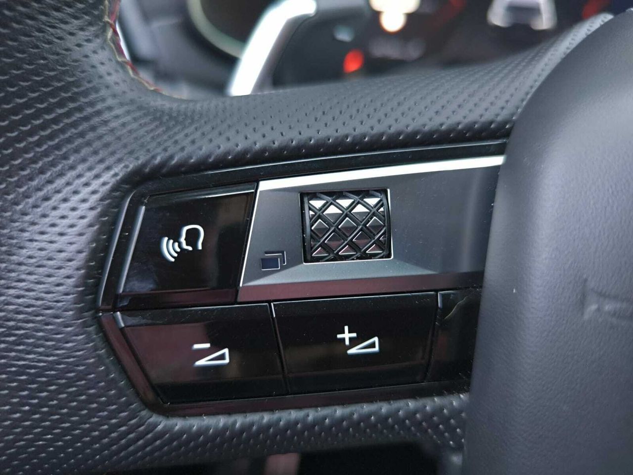 DS DS 7 CROSSBACK PERFORMANCE PURE TECH 180 CV EAT8  - Foto 2