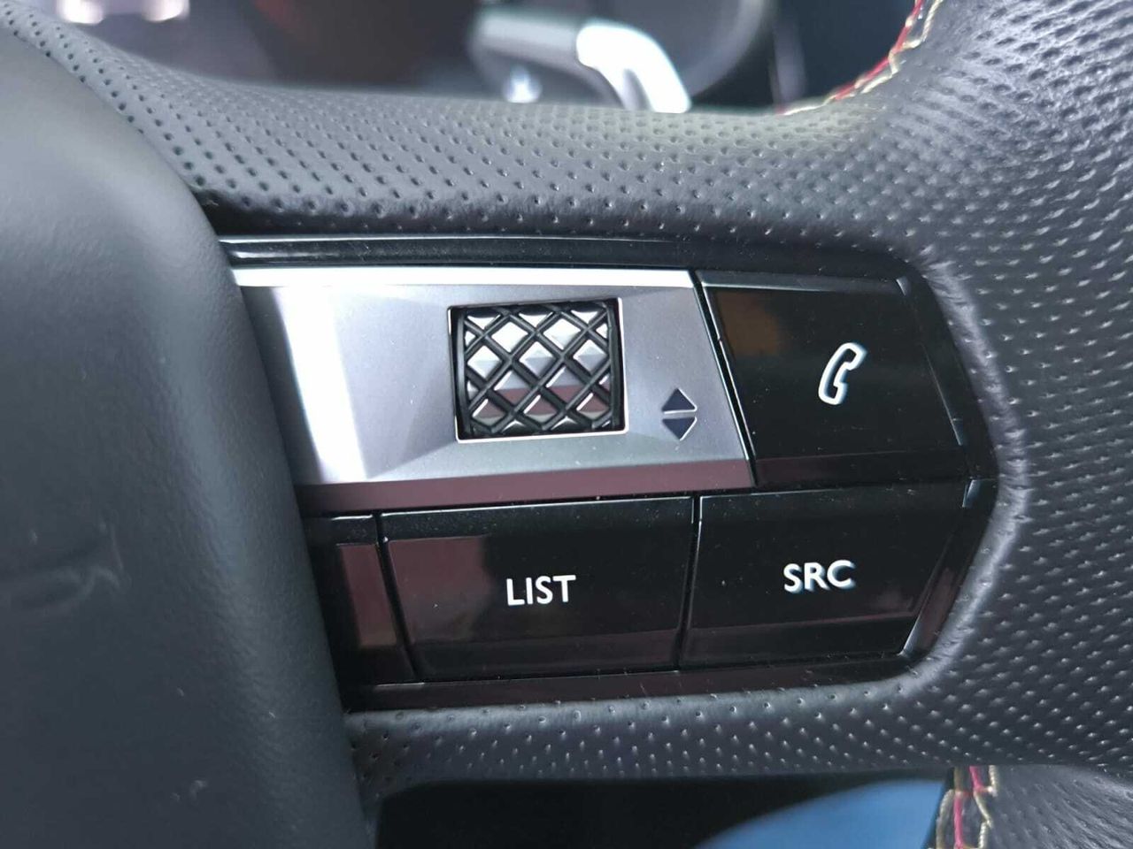 DS DS 7 CROSSBACK PERFORMANCE PURE TECH 180 CV EAT8  - Foto 2
