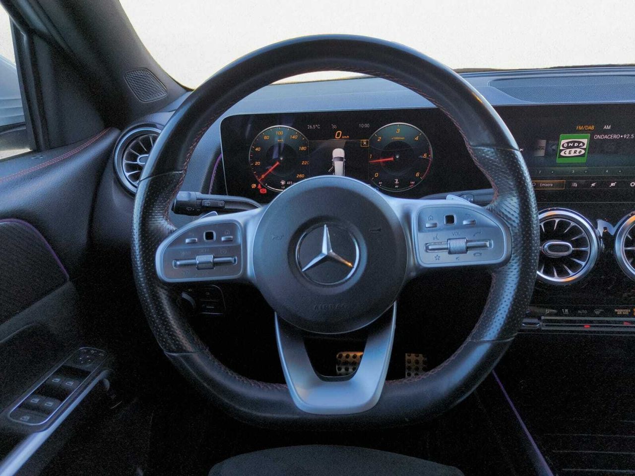 Mercedes GLB 200 D DCT 7 PLAZAS+ AMG LINE+PAQ PREMIUM+BOLA REMOLQUE  - Foto 2