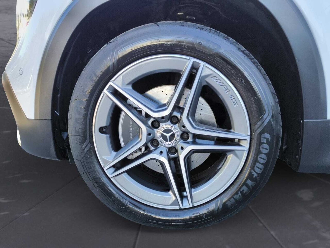 Mercedes GLB 200 D DCT 7 PLAZAS+ AMG LINE+PAQ PREMIUM+BOLA REMOLQUE  - Foto 2