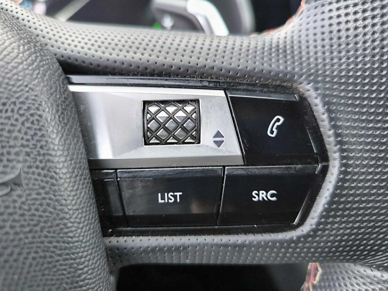 DS DS 7 1.6 ETENSE 300 PERF LINE AUTO 4WD 5P  - Foto 2