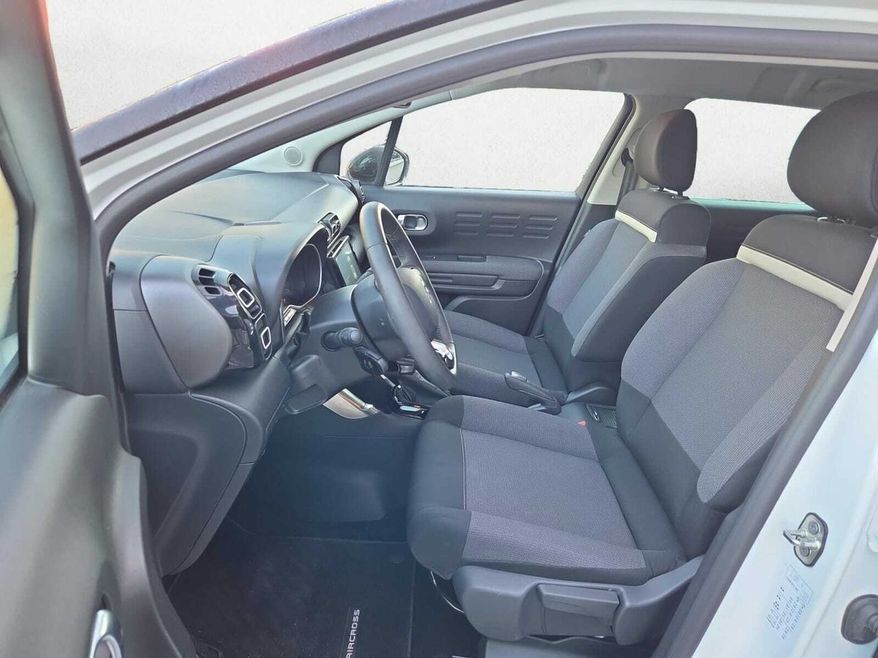 Citroën C3 Aircross PURE TECH 130 CV EAT6 MAX  - Foto 2