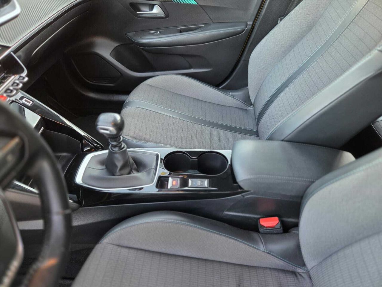 Peugeot 208 ALLURE BLUE HDI 100 CV 6 VEL  - Foto 2