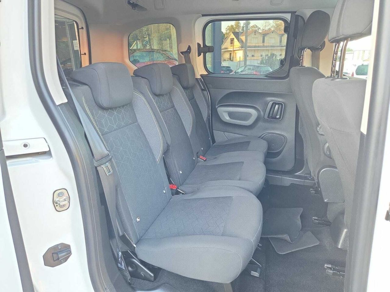 Peugeot Rifter ACTIVE BLUE HDI 130 CV STANDARD  - Foto 2