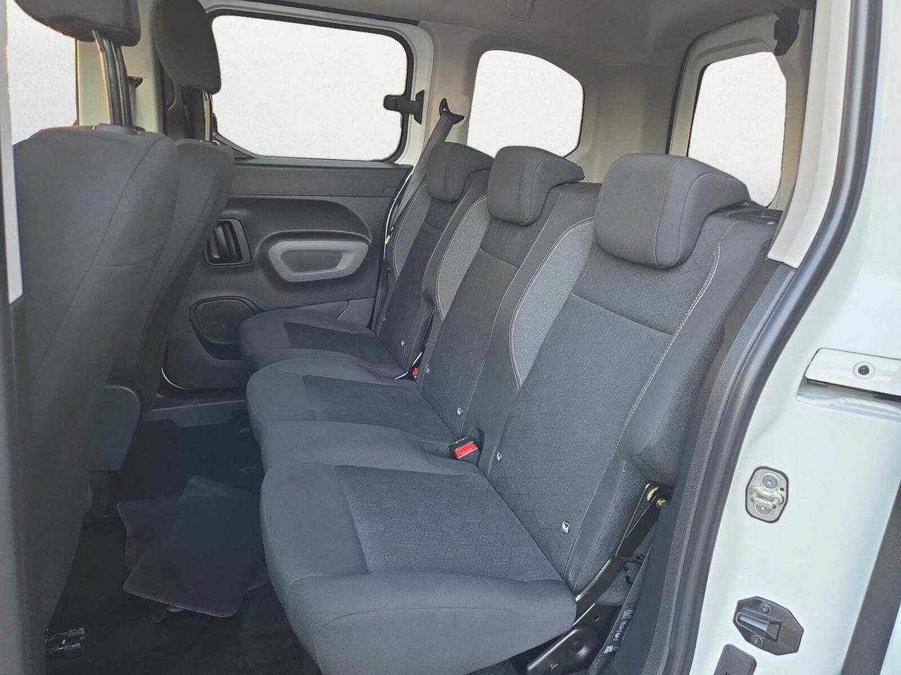 Peugeot Rifter ACTIVE BLUE HDI 130 CV STANDARD  - Foto 2