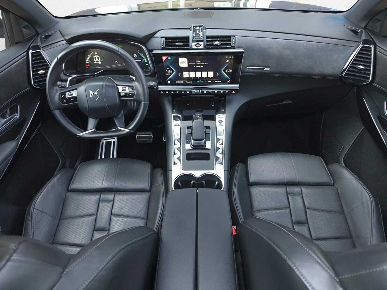 DS DS 7 CROSSBACK E TENSE 300 CV 4X4  LOUVRE  - Foto 2