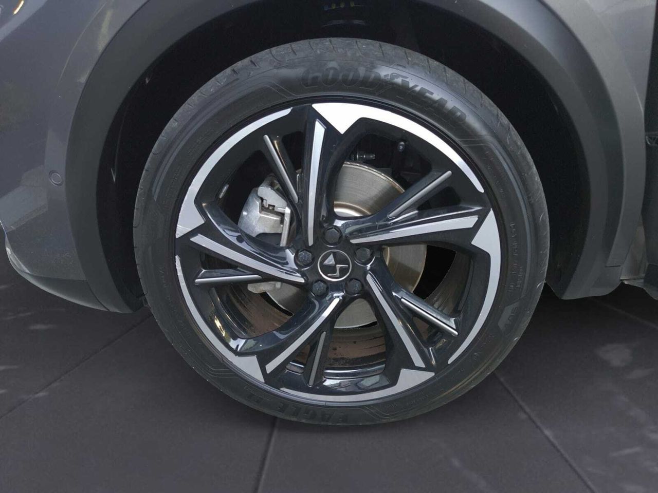 DS DS 7 CROSSBACK E TENSE 300 CV 4X4  LOUVRE  - Foto 2