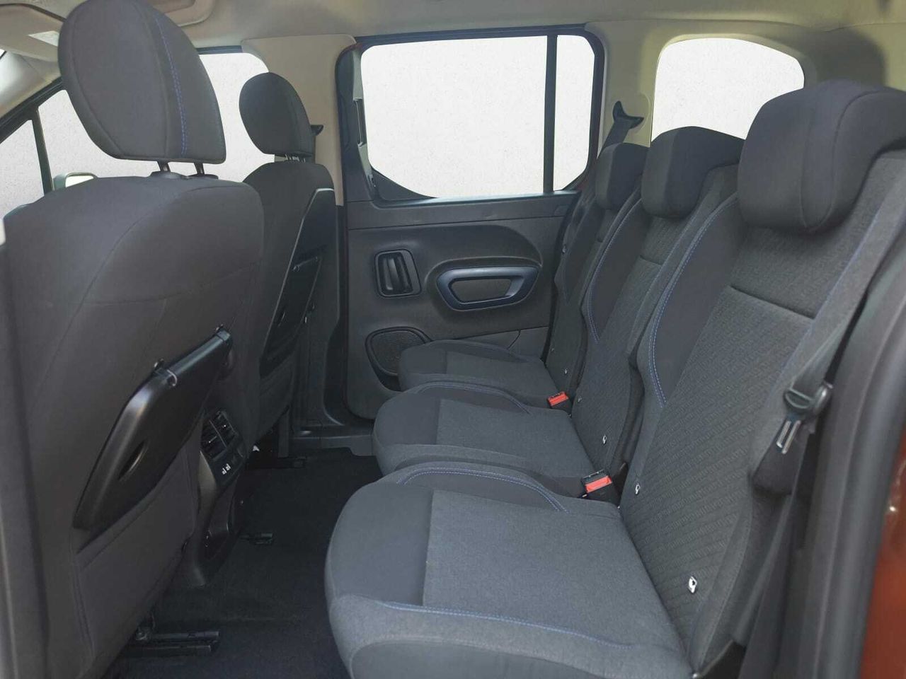 Peugeot Rifter ALLURE PACK BLUE HDI 100 CV STANDARD  - Foto 2