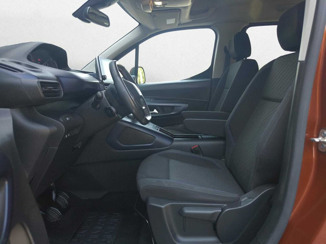Peugeot Rifter ALLURE PACK BLUE HDI 100 CV STANDARD  - Foto 2