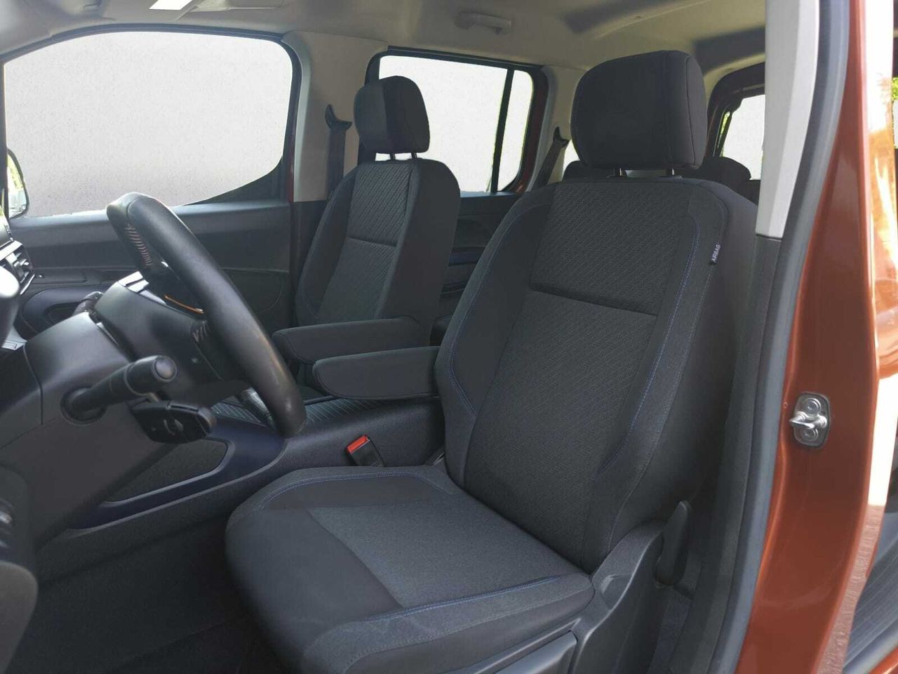 Peugeot Rifter ALLURE PACK BLUE HDI 100 CV STANDARD  - Foto 2