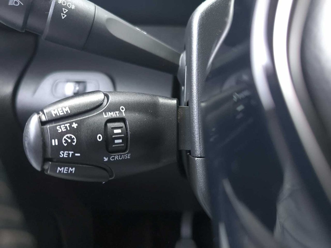 Peugeot Rifter ALLURE PACK BLUE HDI 100 CV STANDARD  - Foto 2
