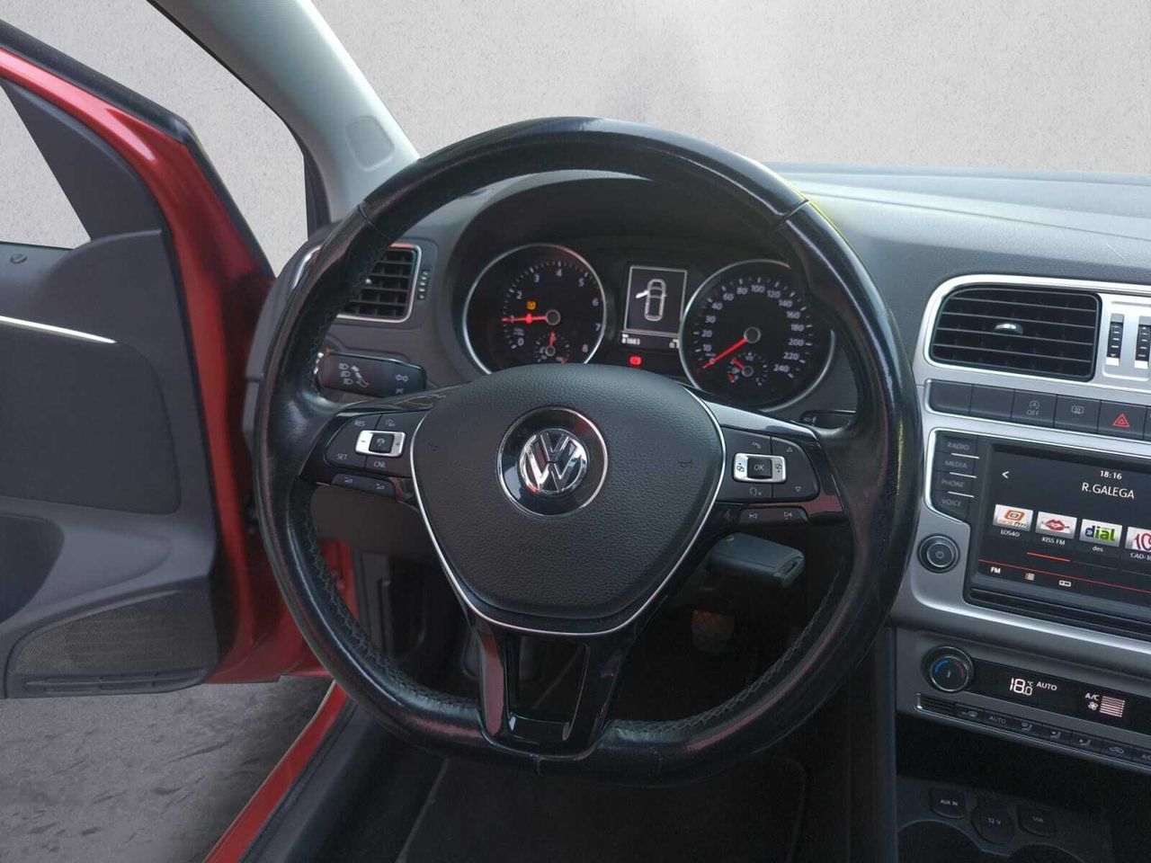 Volkswagen Polo ADVANCE TSI 90 CV PACK TECHO 3 PUERTAS  - Foto 2