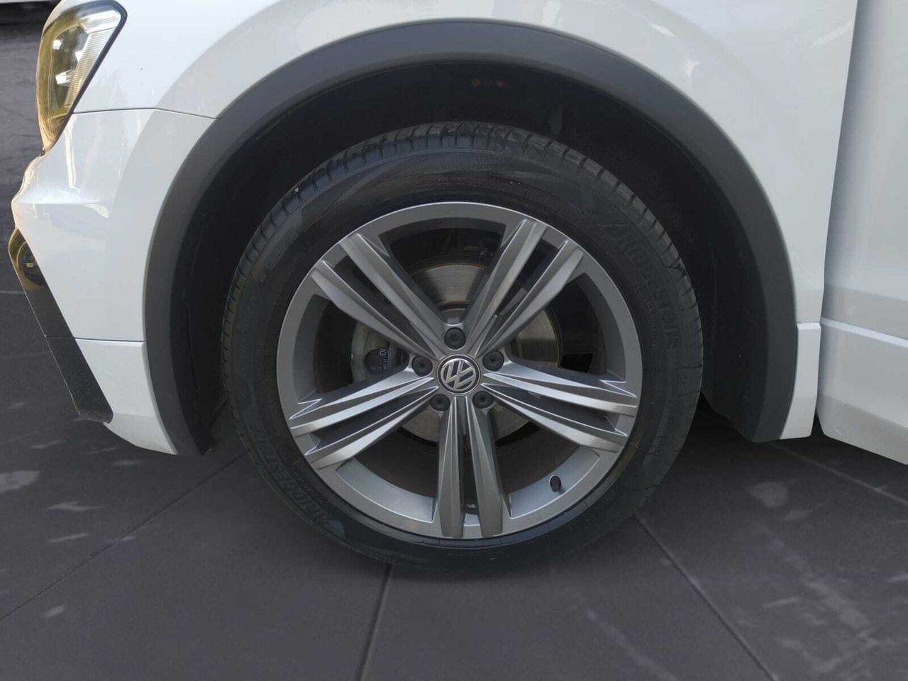 Volkswagen Tiguan R LINE 2.0 TDI 150 CV DSG  - Foto 2