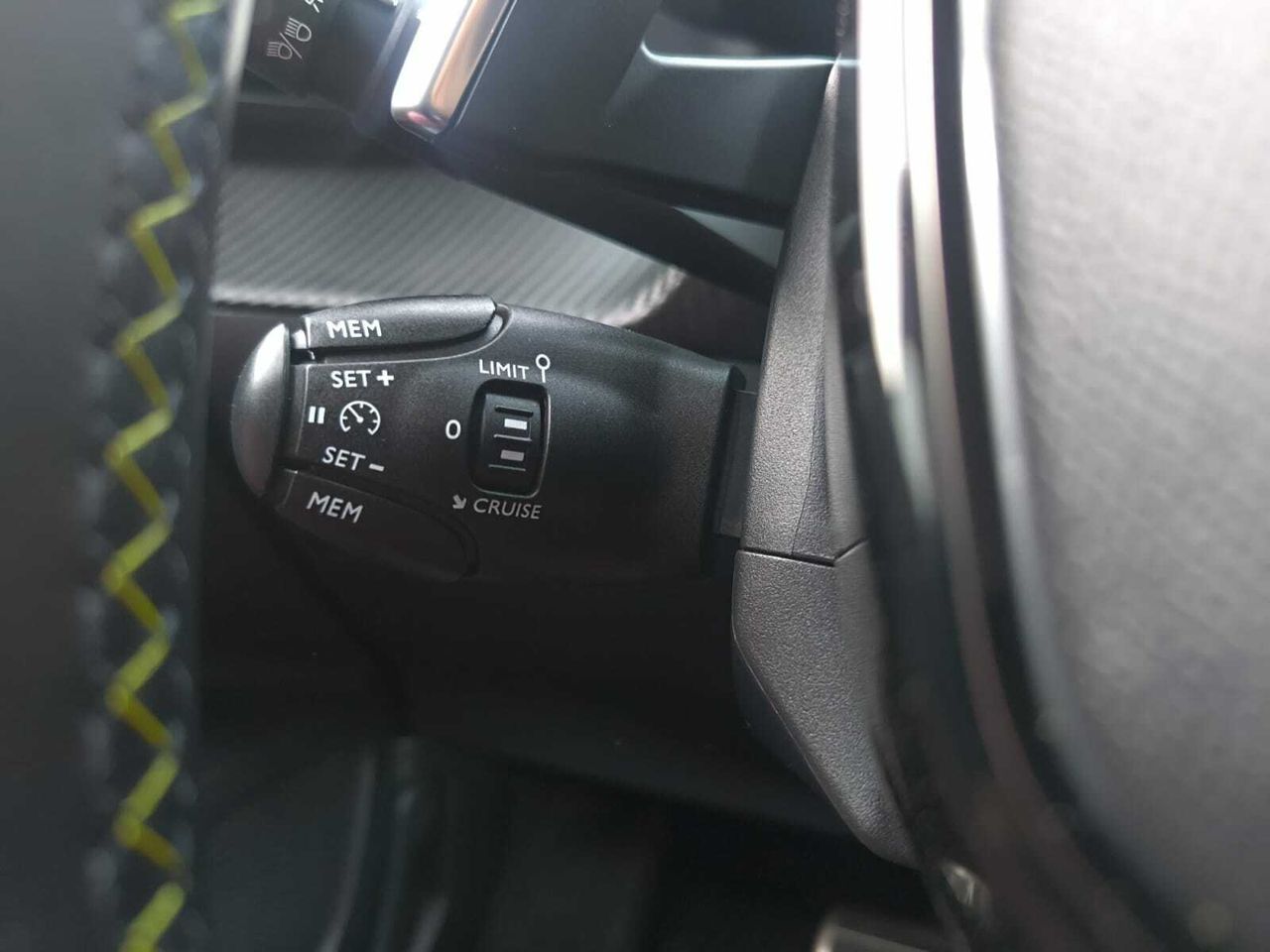 Peugeot 2008 GT PURE TECH 130 CV EAT8  - Foto 2