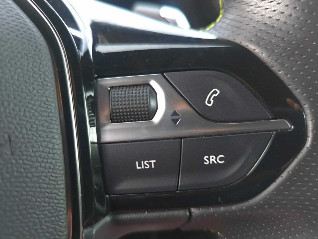 Peugeot 2008 GT PURE TECH 130 CV EAT8  - Foto 2