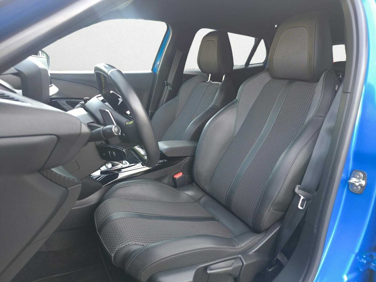Peugeot 2008 GT PURE TECH 130 CV EAT8  - Foto 2