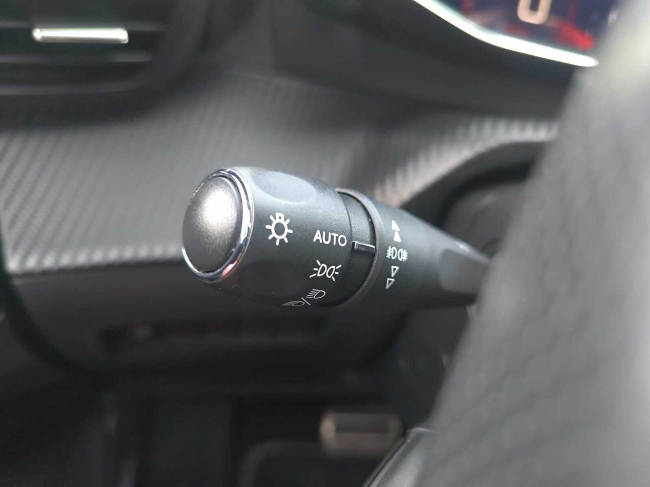 Peugeot 2008 GT PURE TECH 130 CV EAT8  - Foto 2