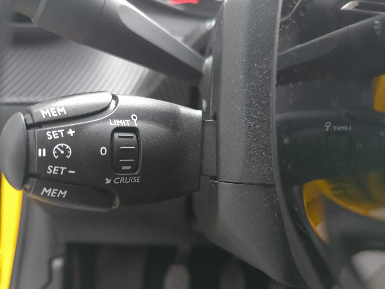 Peugeot 208 ACTIVE PURE TECH 100 CV  - Foto 2