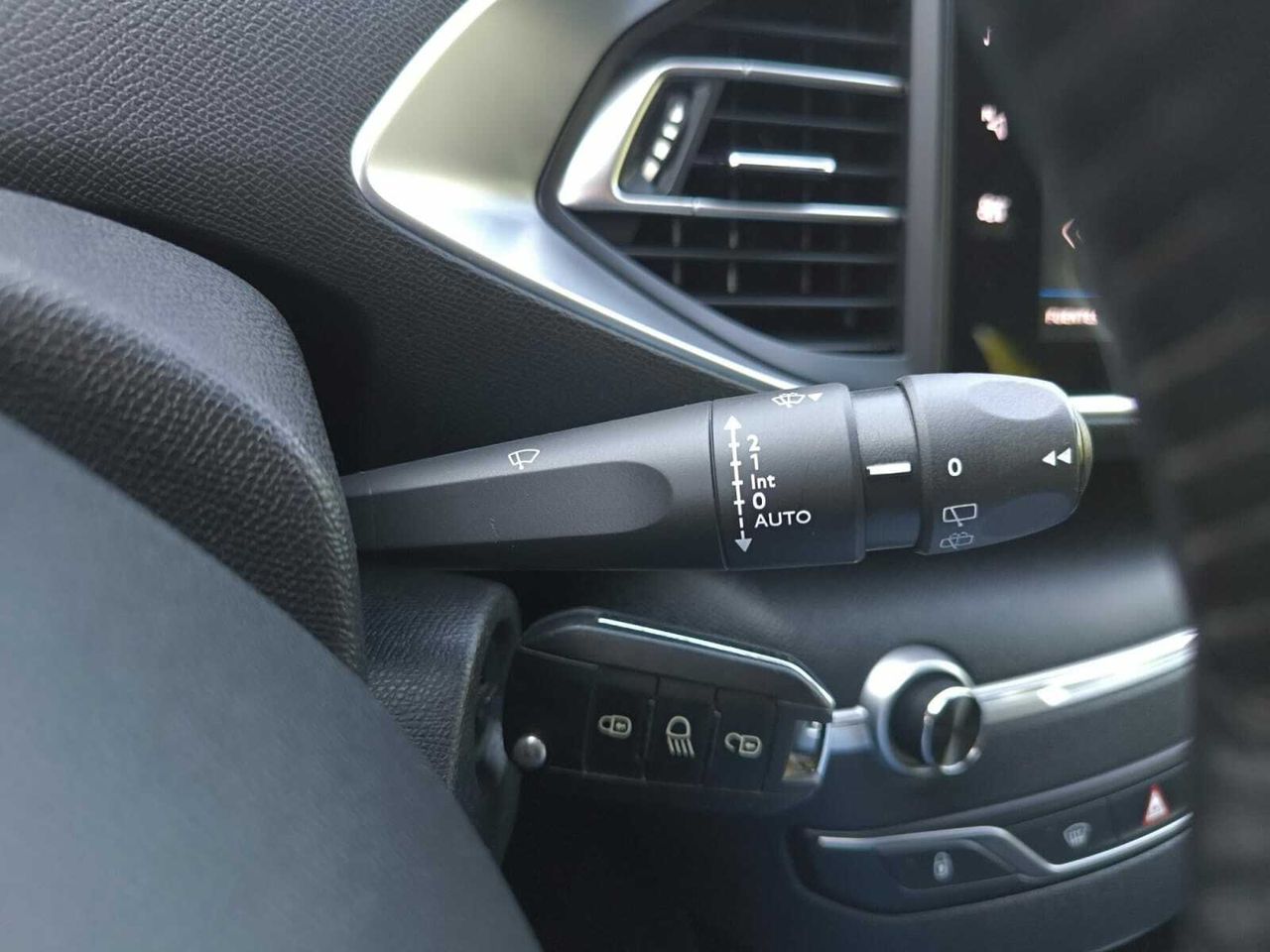 Peugeot 308 ACTIVE PACK BLUE HDI 100 CV  - Foto 2