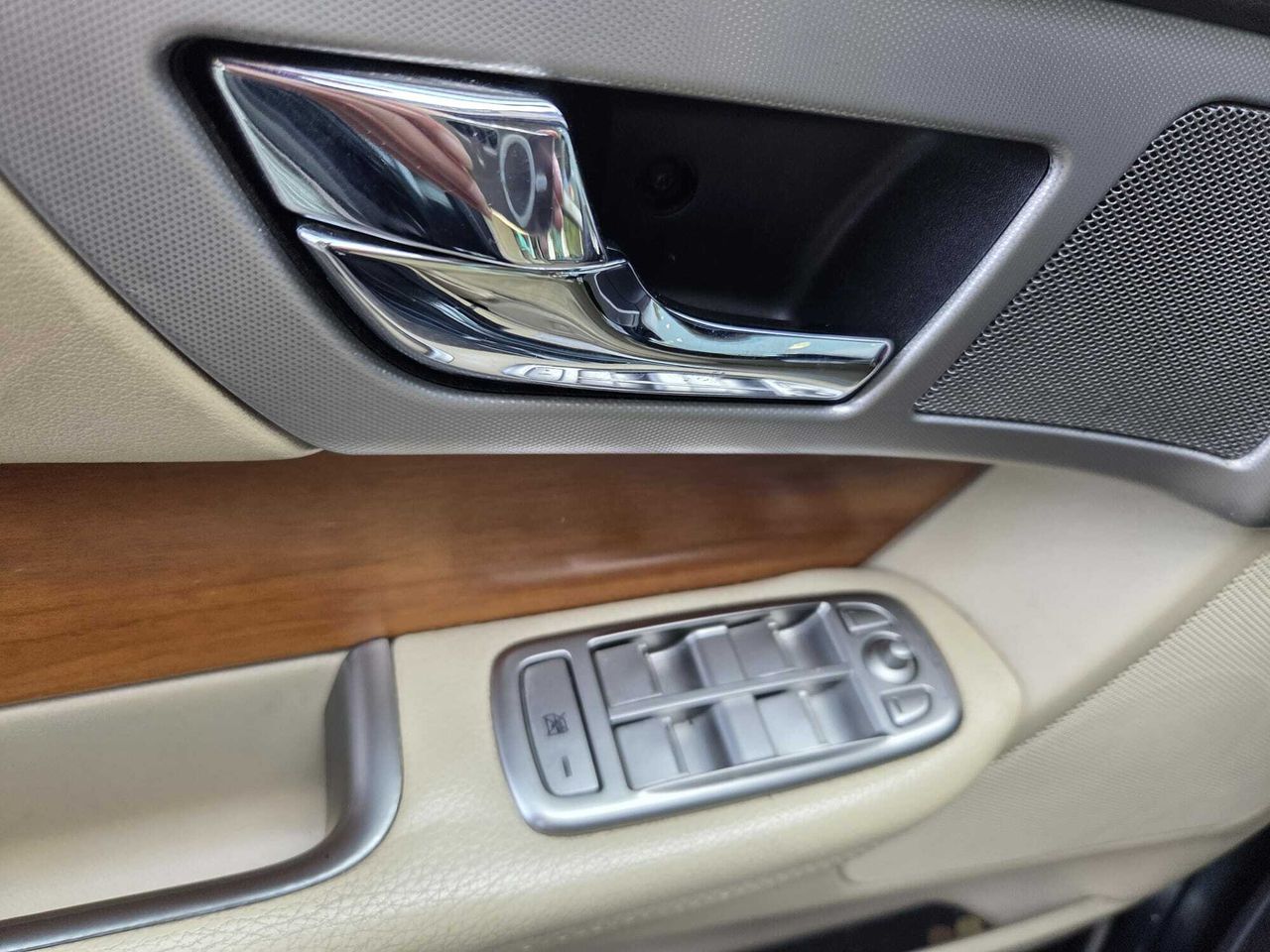 Jaguar XF 3.0 V 6 DIESEL PREMIUM LUXURY  - Foto 2