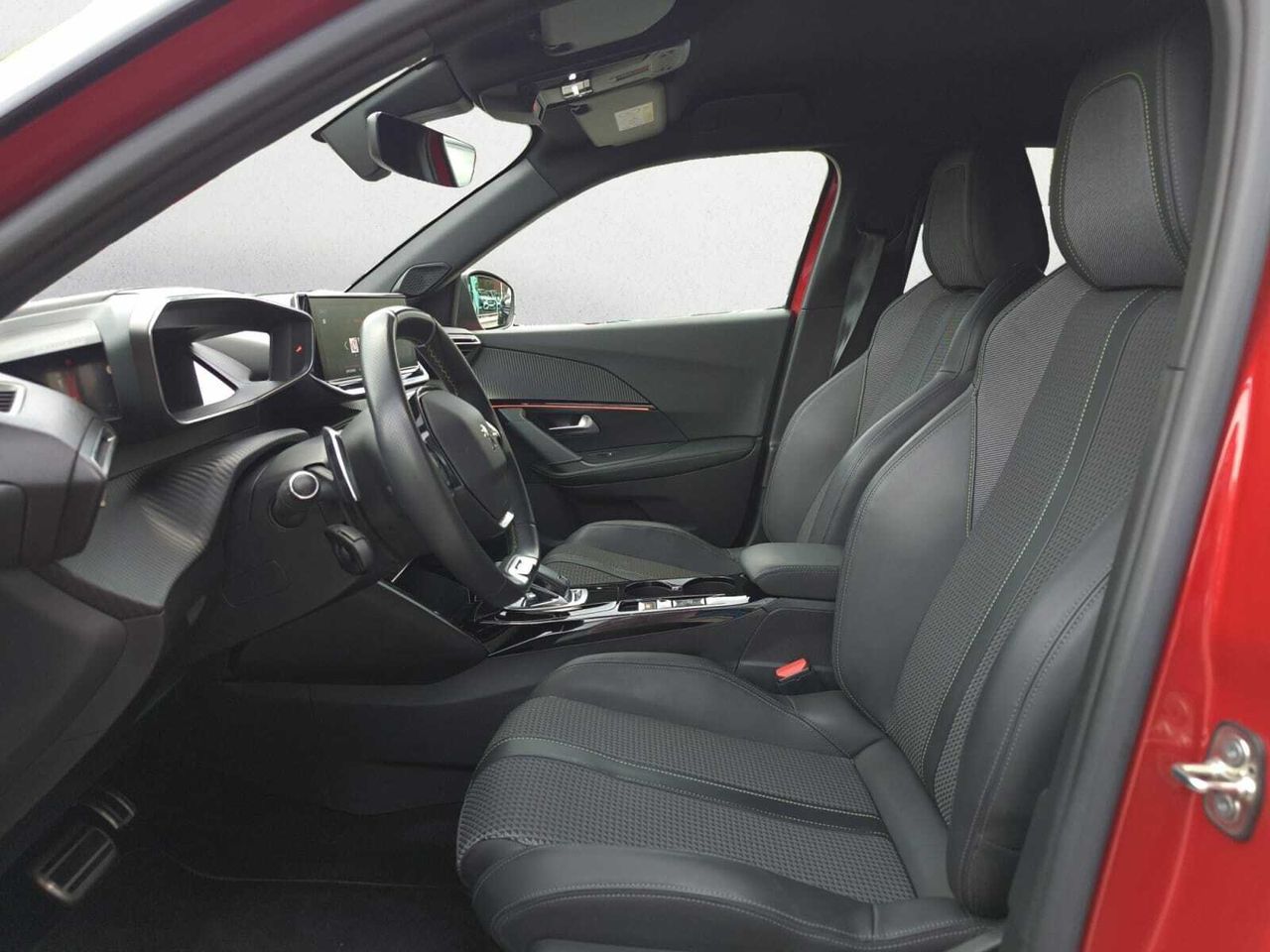 Peugeot 2008 GT PURE TECH 130 CV EAT8  - Foto 2