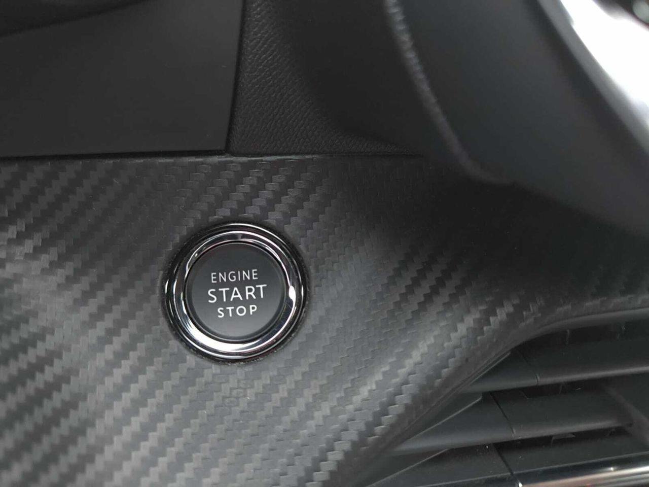 Peugeot 2008 GT PURE TECH 130 CV EAT8  - Foto 2