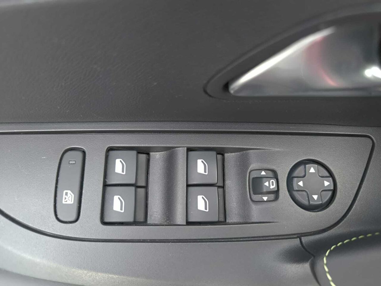 Peugeot 2008 GT PURE TECH 130 CV EAT8  - Foto 2