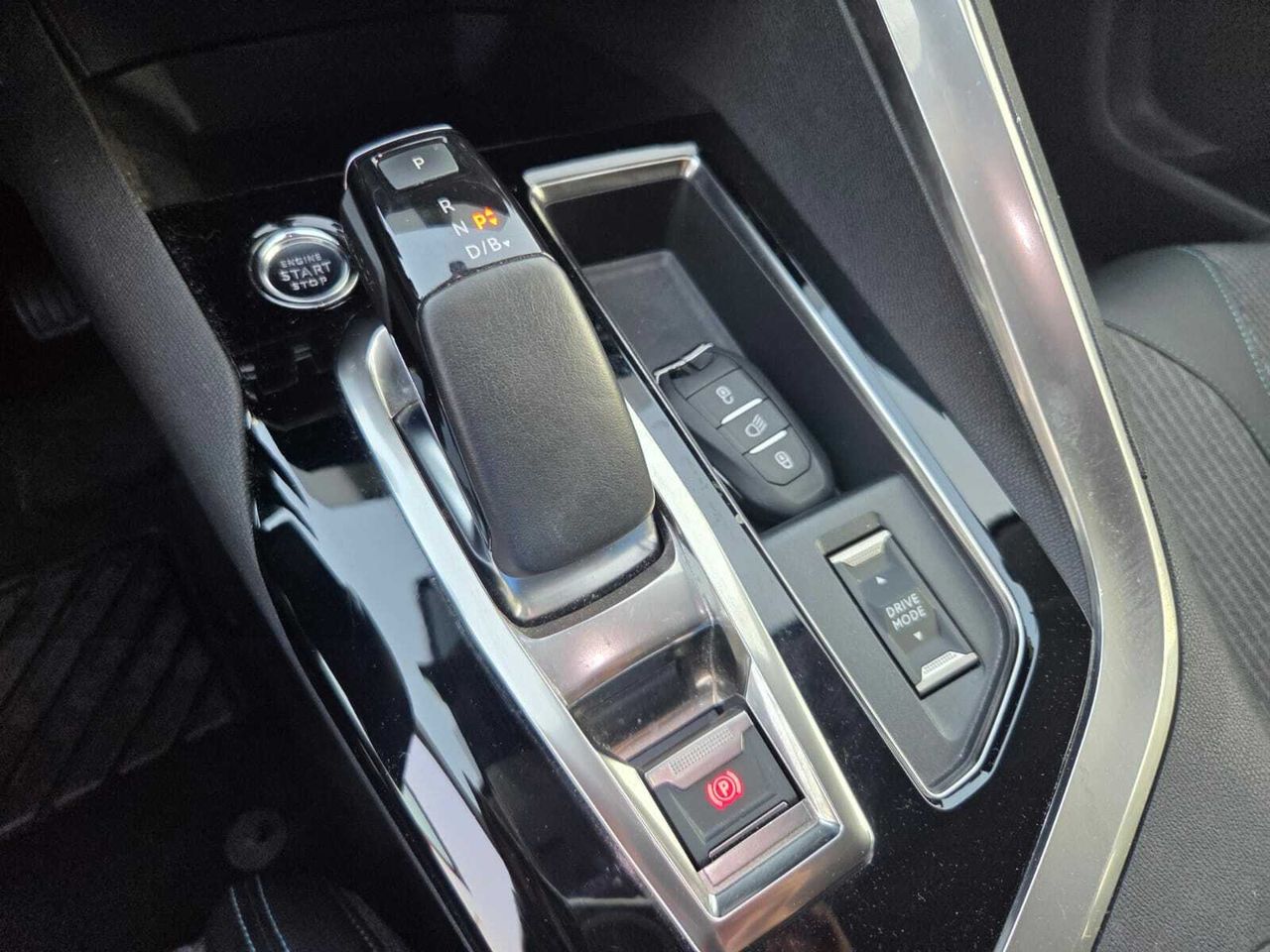 Peugeot 3008 Hybrid ALLURE PACK 225 e-EAT8  - Foto 2