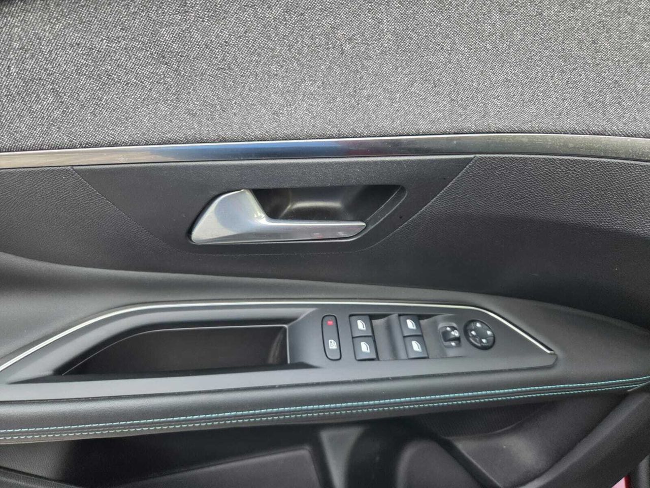 Peugeot 3008 Hybrid ALLURE PACK 225 e-EAT8  - Foto 2