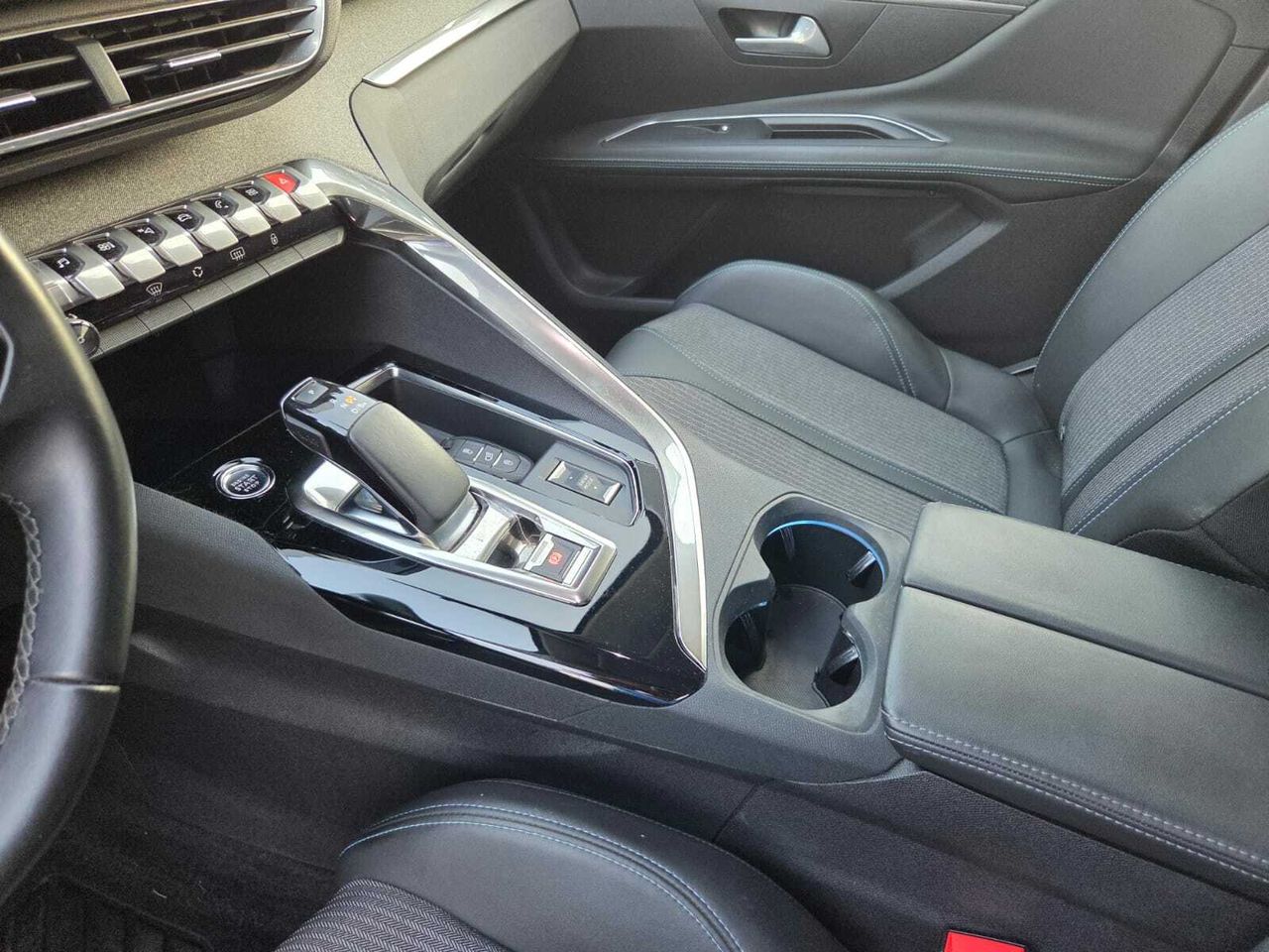 Peugeot 3008 Hybrid ALLURE PACK 225 e-EAT8  - Foto 2