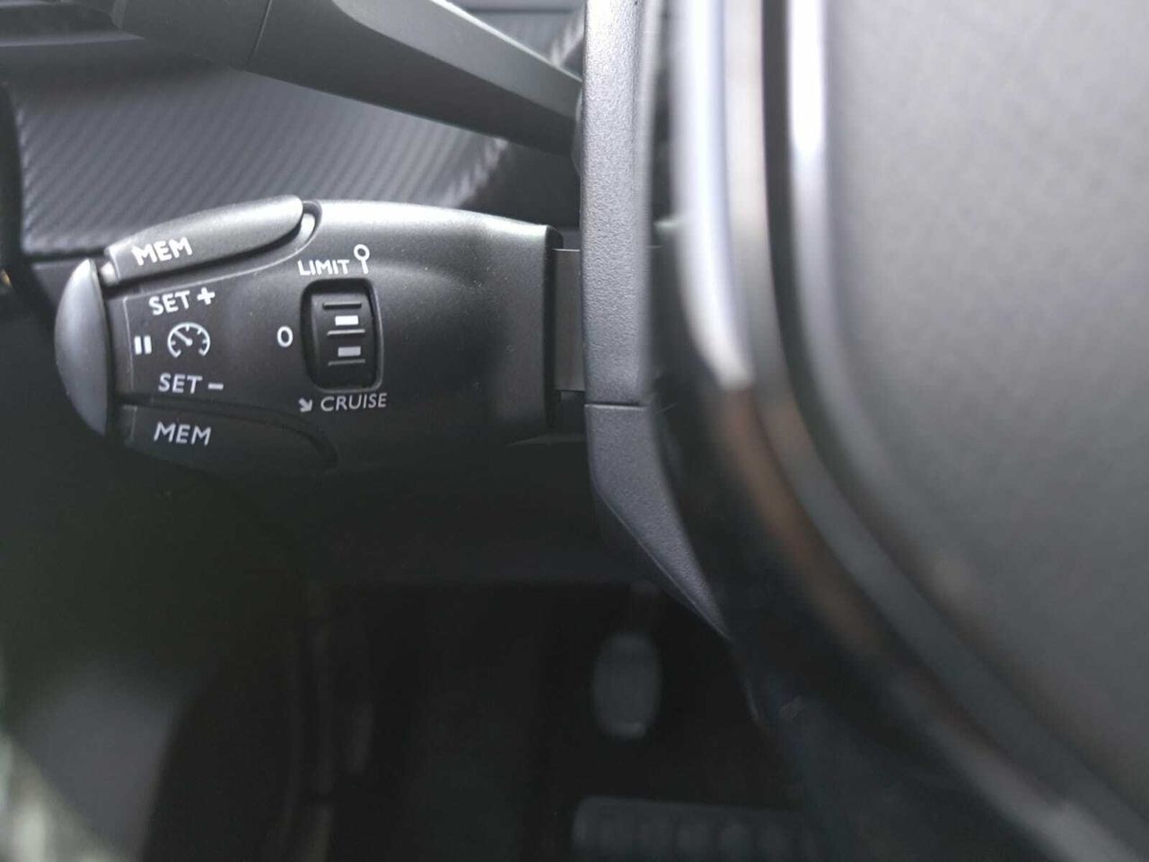 Peugeot 208 ACTIVE PURE TECH 75 CV  - Foto 2