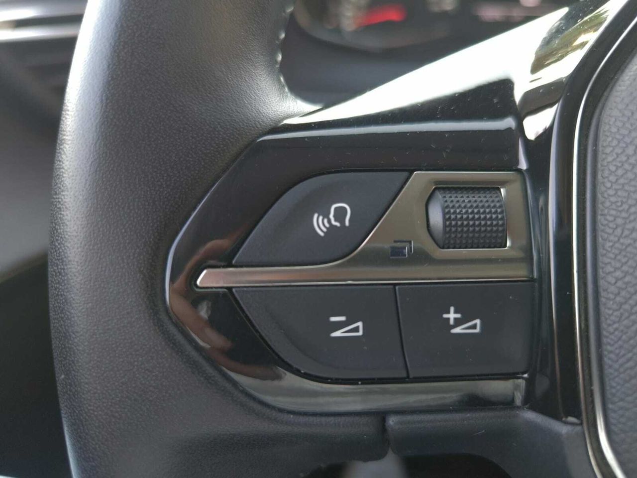 Peugeot 208 ACTIVE PURE TECH 75 CV  - Foto 2
