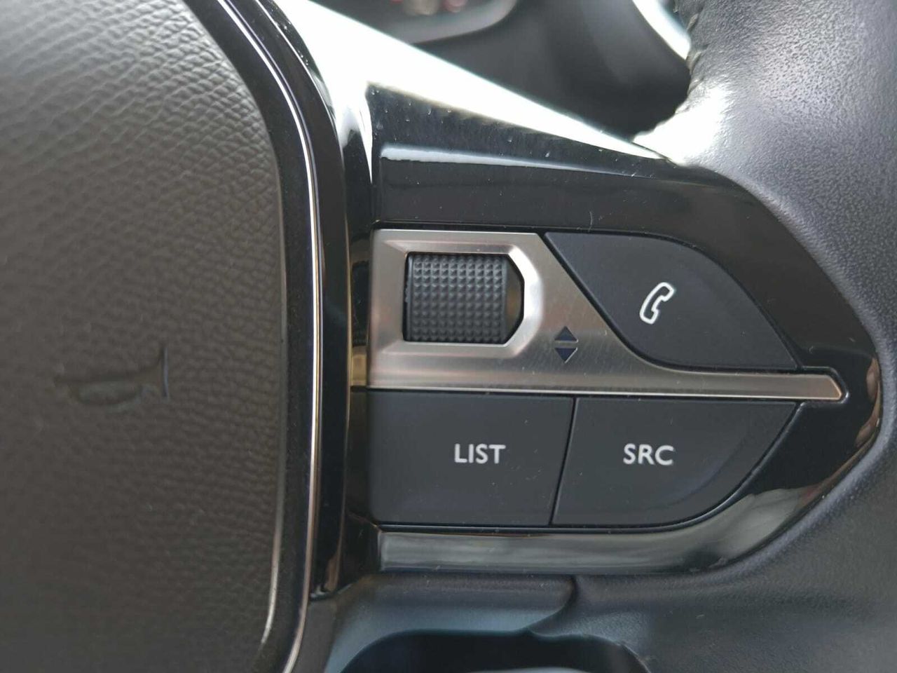 Peugeot 208 ACTIVE PURE TECH 75 CV  - Foto 2