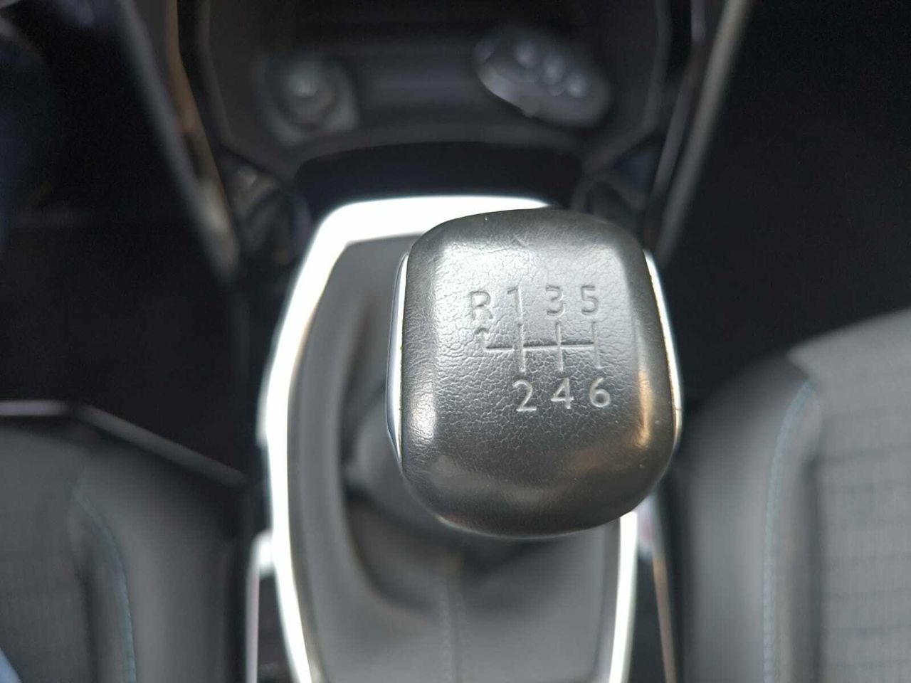 Peugeot 208 ALLURE BLUE HDI 100 CV  - Foto 2