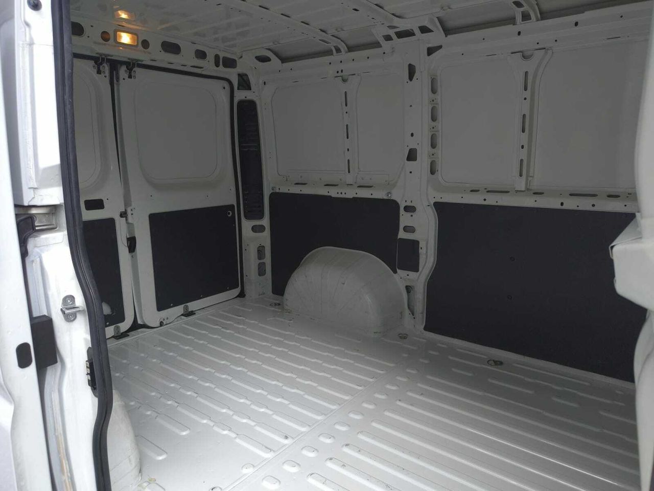 Peugeot Boxer FG PACK 330 L1 H1 BLUE HDI 120 CV  - Foto 2