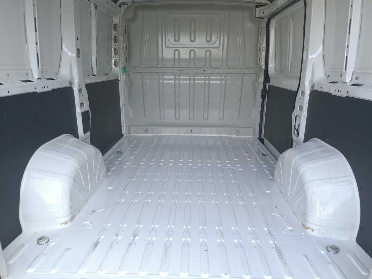 Peugeot Boxer FG PACK 330 L1 H1 BLUE HDI 120 CV  - Foto 2
