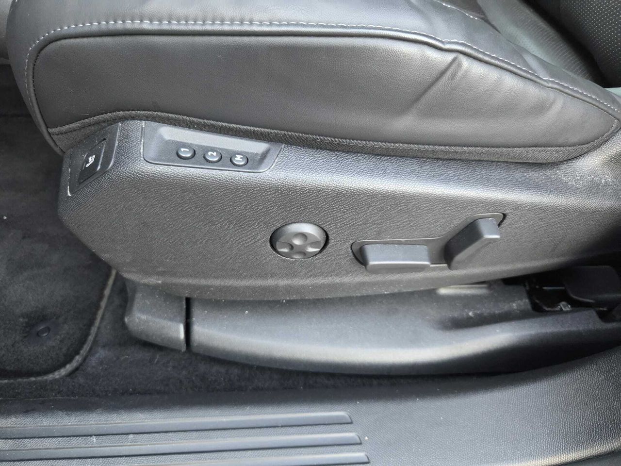 DS DS 7 CROSSBACK LOUVRE BLUE HDI 180 CV AUT  - Foto 2