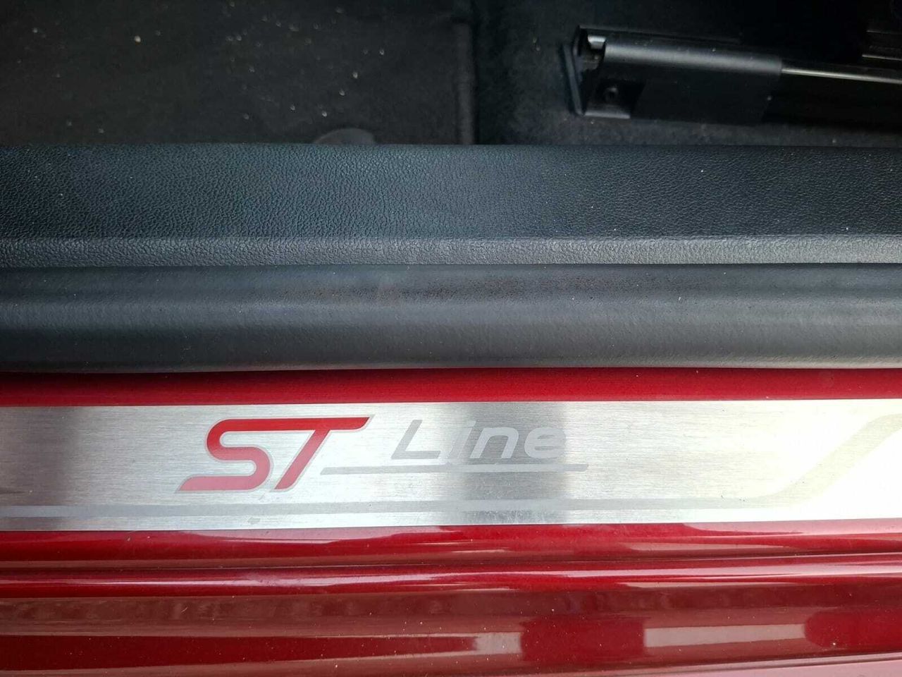 Ford Focus ST LINE   - Foto 2