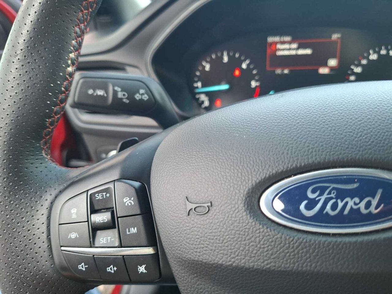 Ford Focus ST LINE   - Foto 2