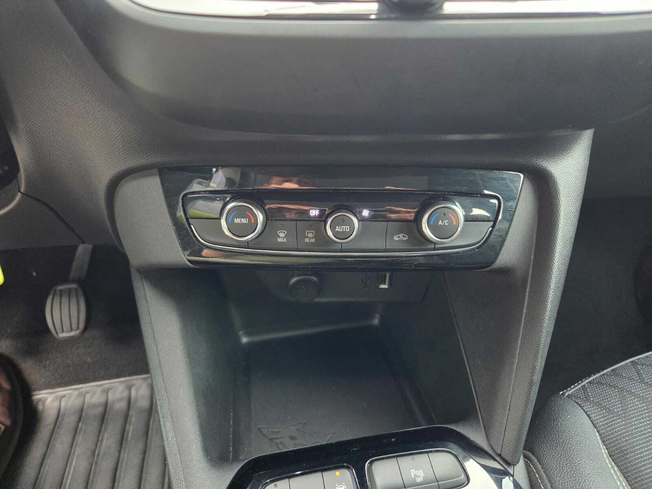 Opel Corsa 1.2 ELEGANCE MT6 100 CV  - Foto 2