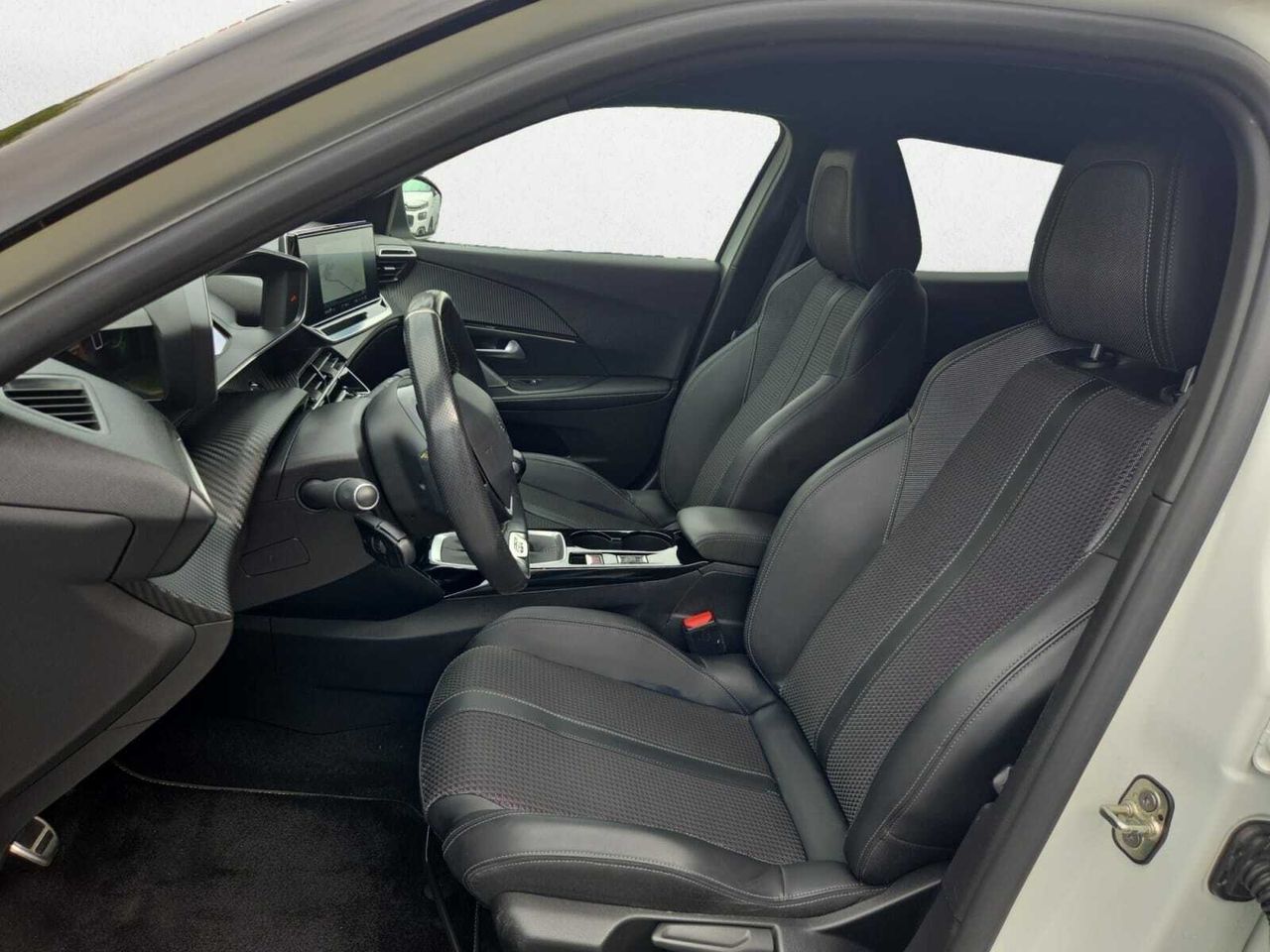 Peugeot 2008 GT PURE TECH 130 CV  - Foto 2