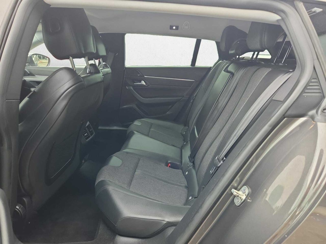 Peugeot 508 Hybrid SW ALLURE PACK HYBRID 225 e EAT8  - Foto 2