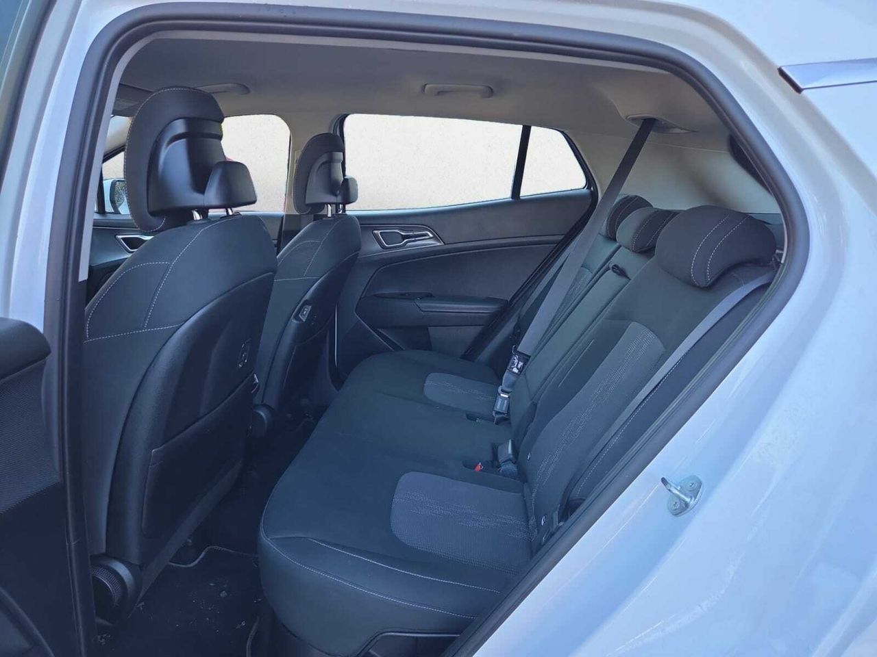 Kia Sportage 1.6 TGDI HEV DRIVE 230 CV  - Foto 2