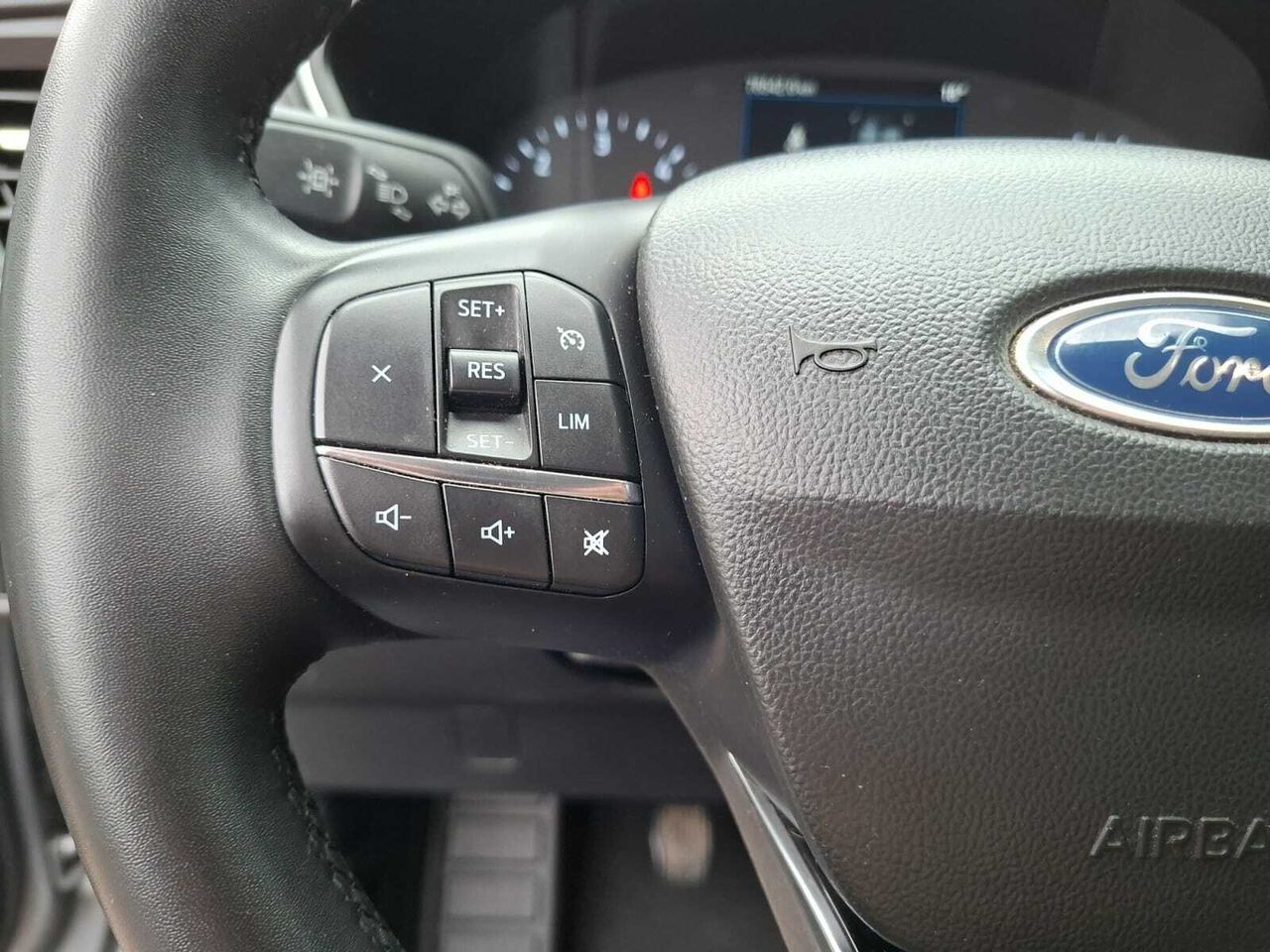 Ford Kuga ST LINE 1.5 ECOBLUE 120 CV  - Foto 2